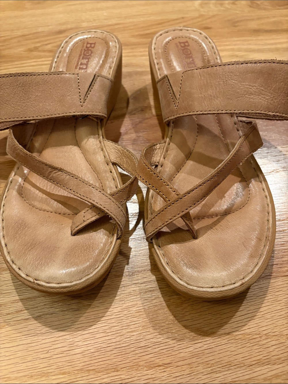Born Leather Crossover Strap Slide Sandals in Soft Light Brown Leather Sz 8